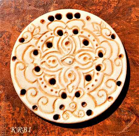 Pendentif croix v&eacute;g&eacute;tale